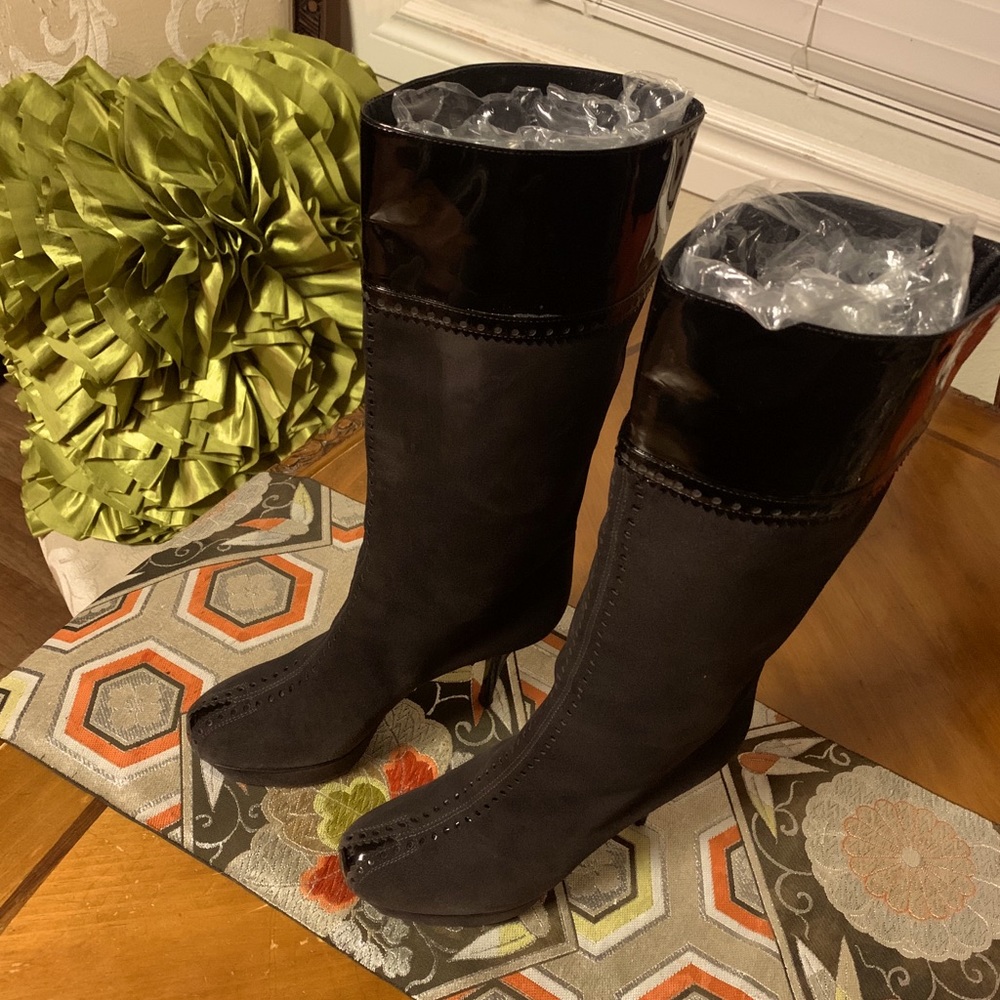 YVES SAINT LAURENT🤩TRIBUTE GRAY~BLACK SUEDE BOOTS